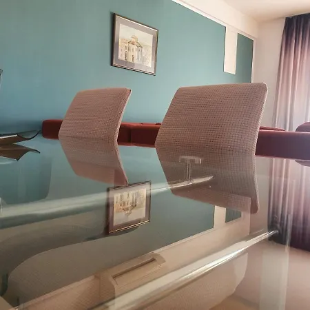 Cozy Two-bedroom Apartman Zára