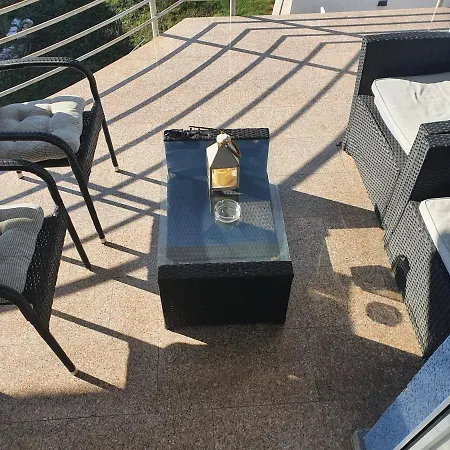 Cozy Two-bedroom Apartment Zadar