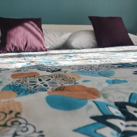 Cozy Two-bedroom Apartment