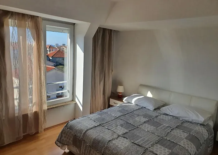Cozy Two-bedroom Zadar